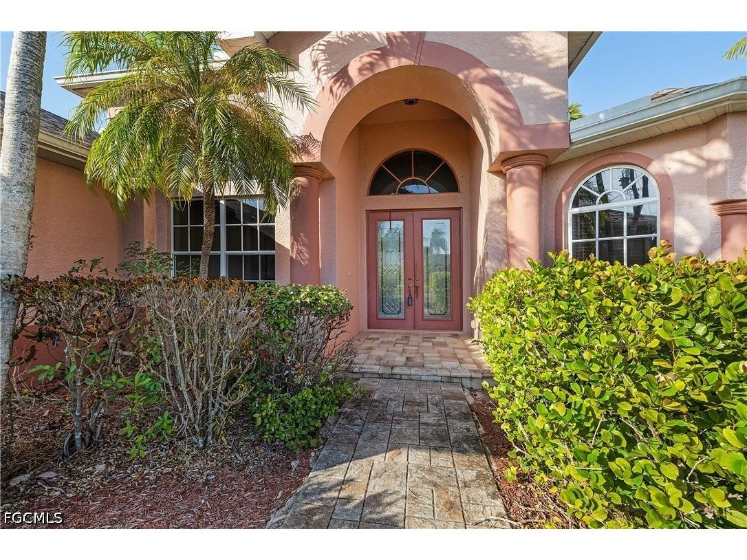 325 SE 21st Street Cape Coral FL 33990 2026022388 image1
