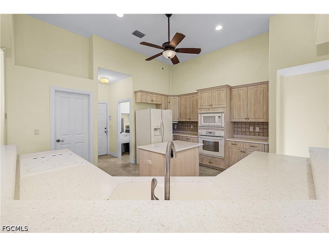 325 SE 21st Street Cape Coral FL 33990 2026022388 image17