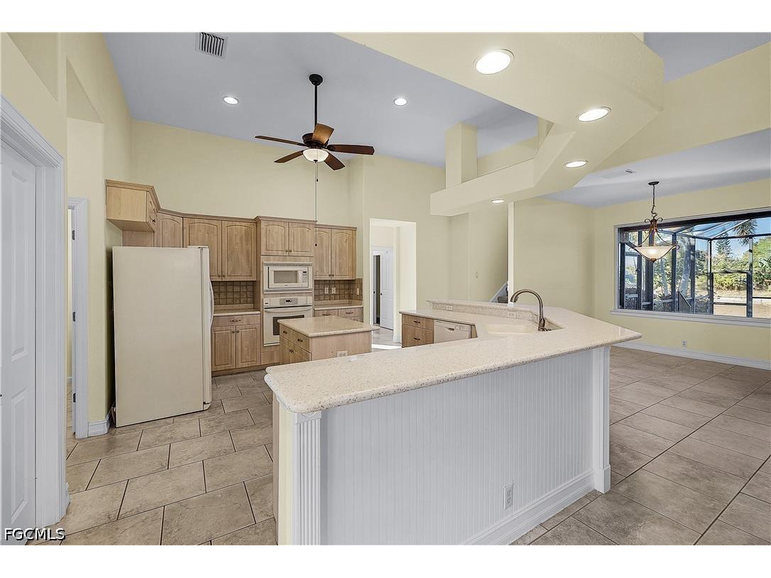 325 SE 21st Street Cape Coral FL 33990 2026022388 image18