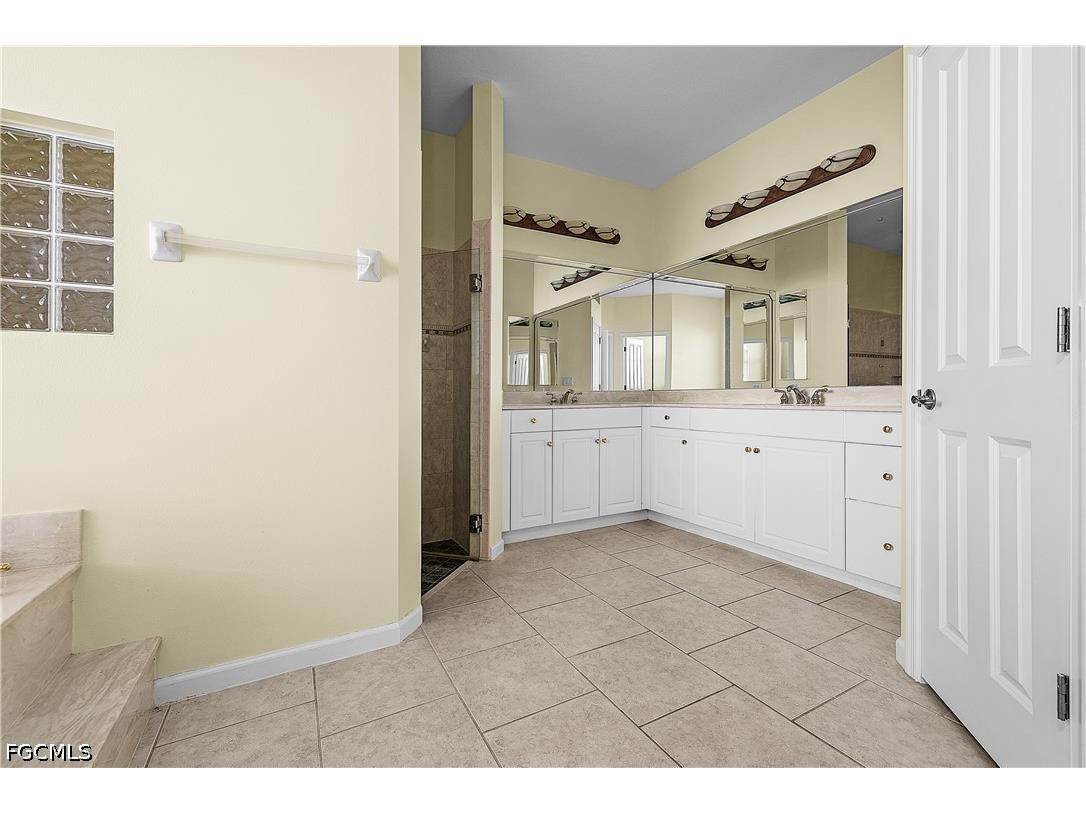 325 SE 21st Street Cape Coral FL 33990 2026022388 image29