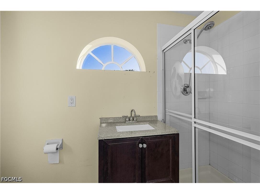 325 SE 21st Street Cape Coral FL 33990 2026022388 image39