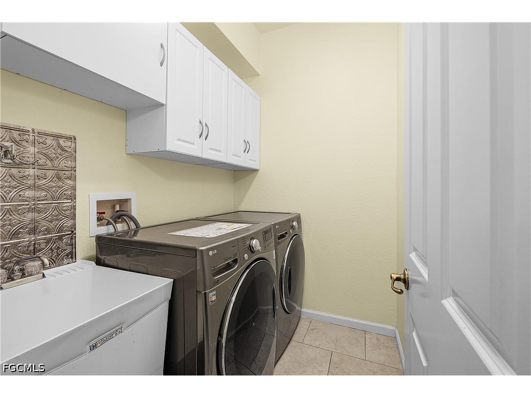 325 SE 21st Street Cape Coral FL 33990 2026022388 image40