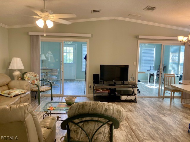 325 Shoreland Drive E Fort Myers FL 33905 2025016513 image6