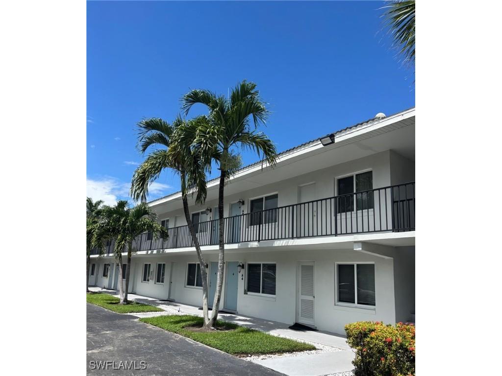 3250 10th Street N #A8 Naples FL 34103 226000734 image1