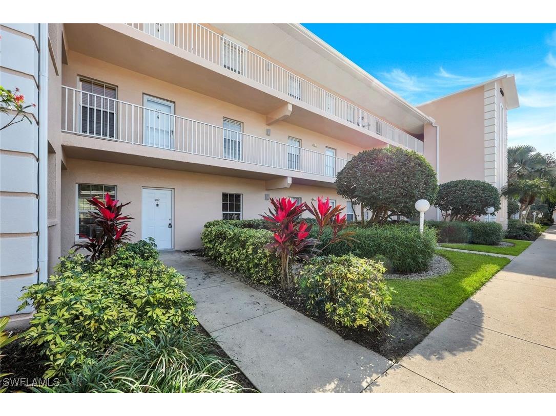 3250 Cypress Glen Way #402 Naples FL 34109 226002244 image1