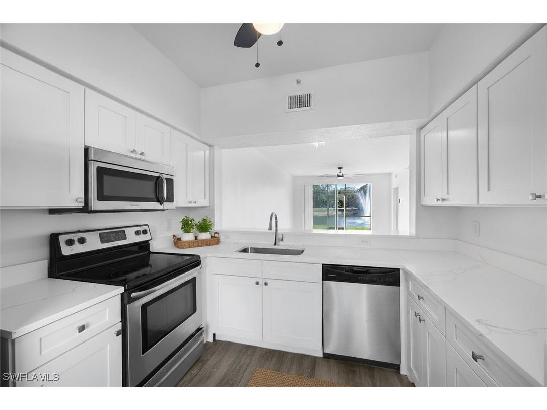 3250 Cypress Glen Way #402 Naples FL 34109 226002244 image2