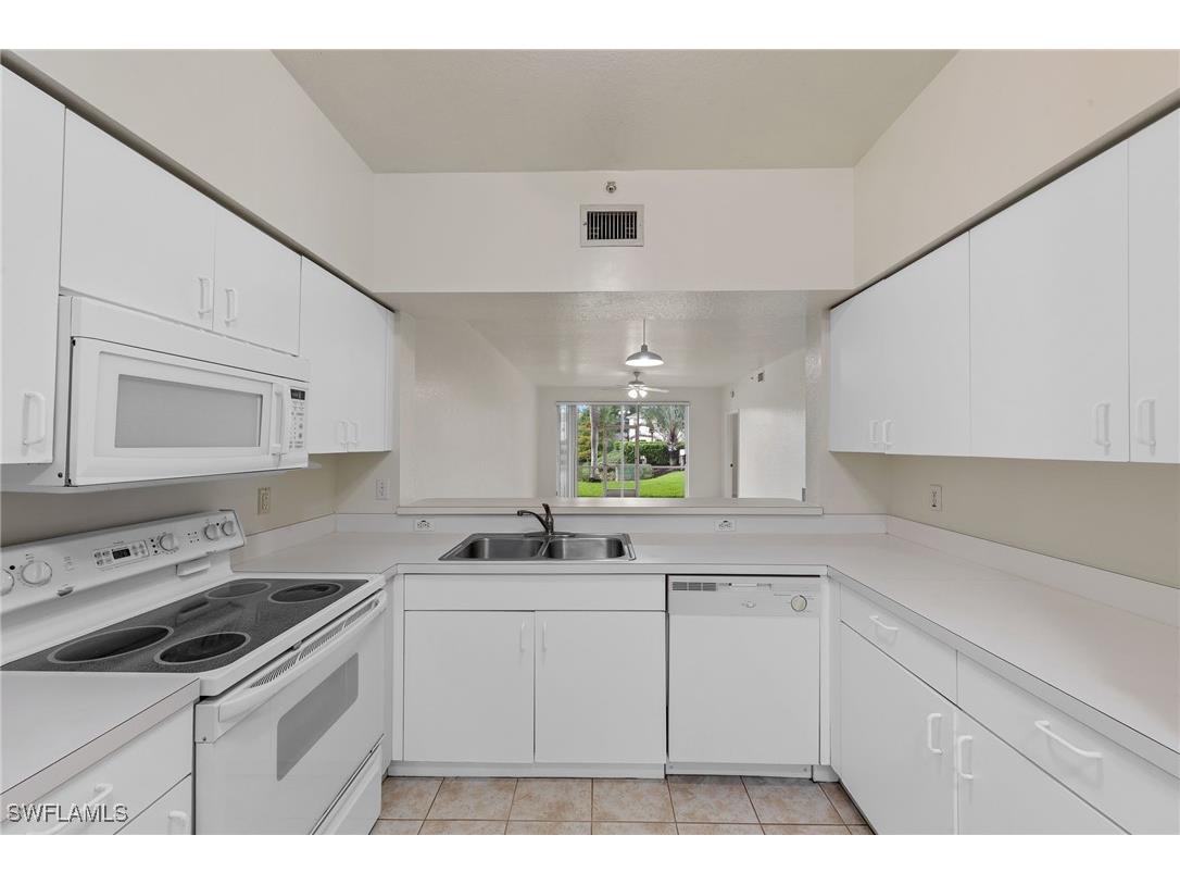 3250 Cypress Glen Way #406 Naples FL 34109 225071010 image8