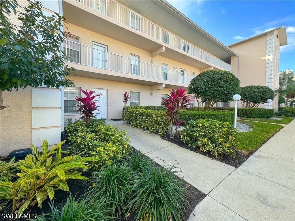 3250 Cypress Glen Way #424 Naples FL 34109 226016943 image1
