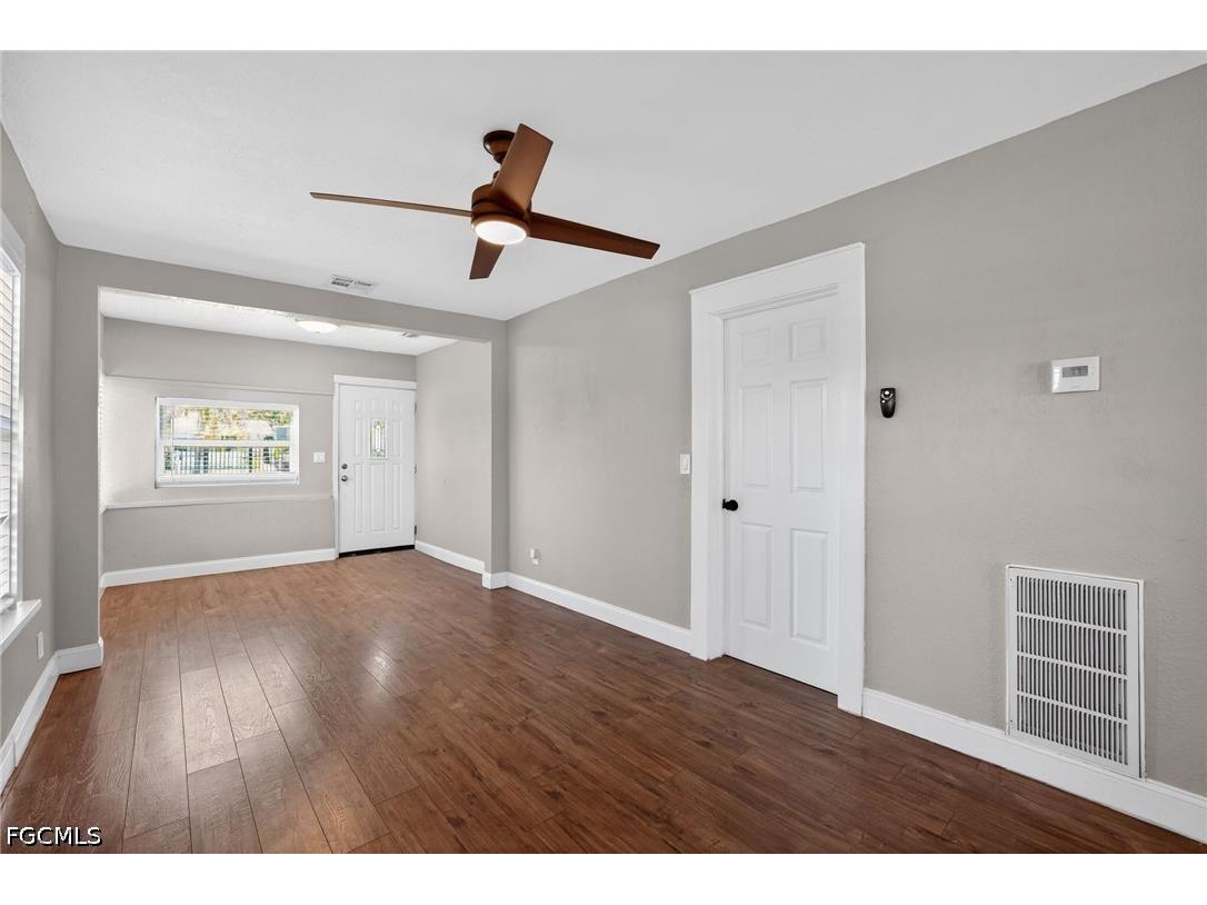 3250 Prescott Street N Saint Petersburg FL 33713 2026018218 image4