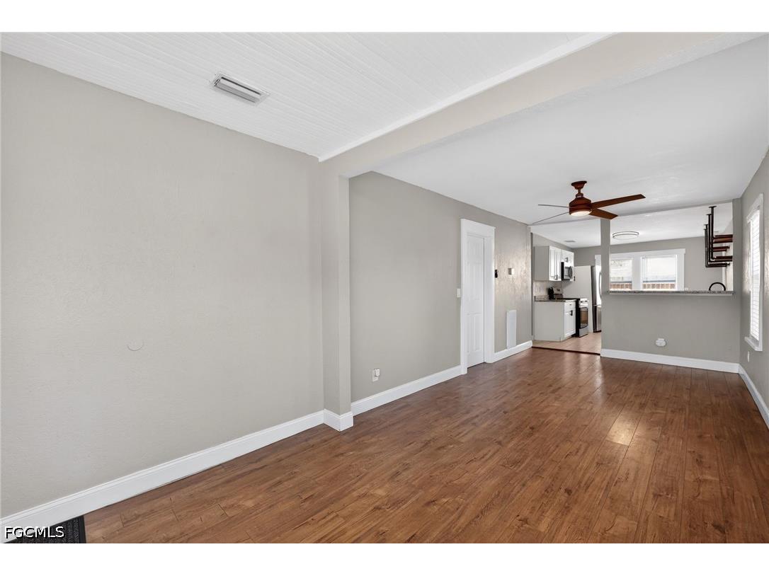 3250 Prescott Street N Saint Petersburg FL 33713 2026018218 image8