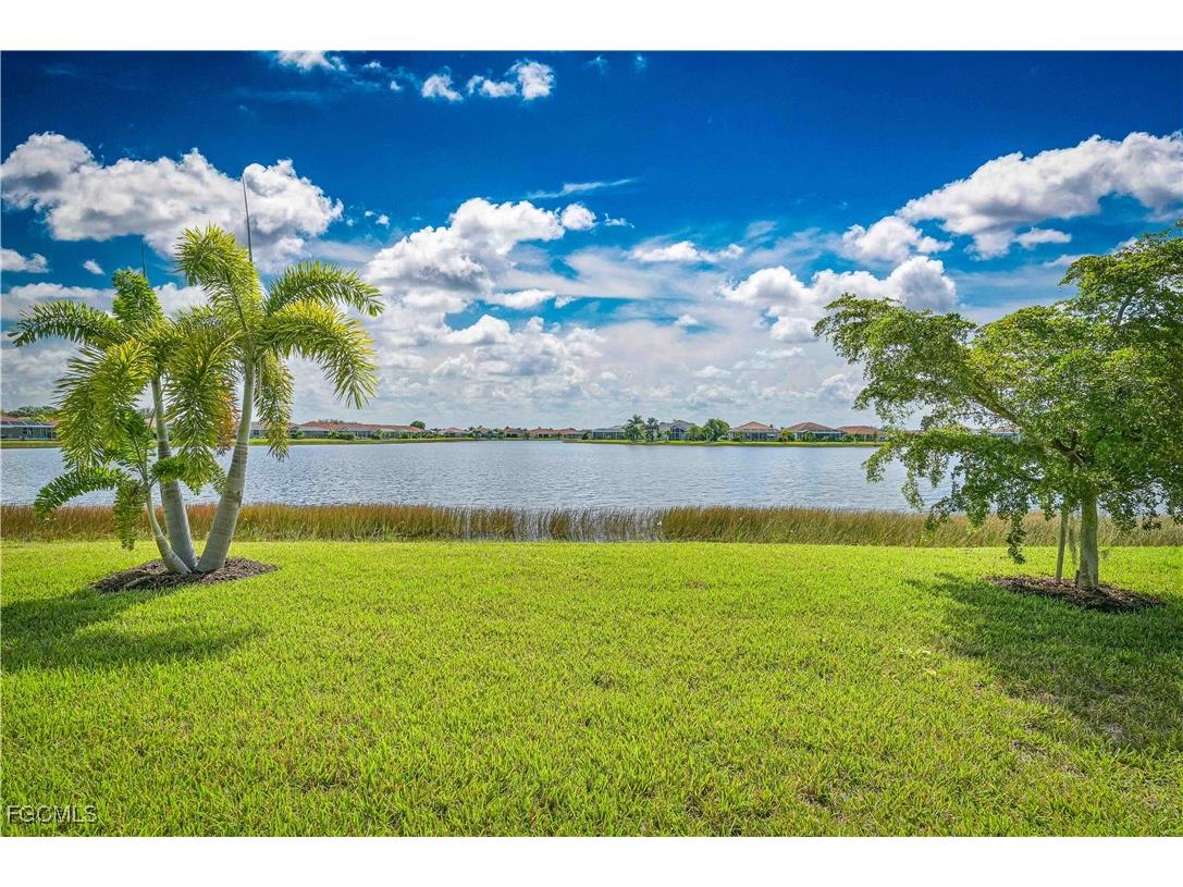 3256 Birch Tree Lane Alva FL 33920 2025016599 image1