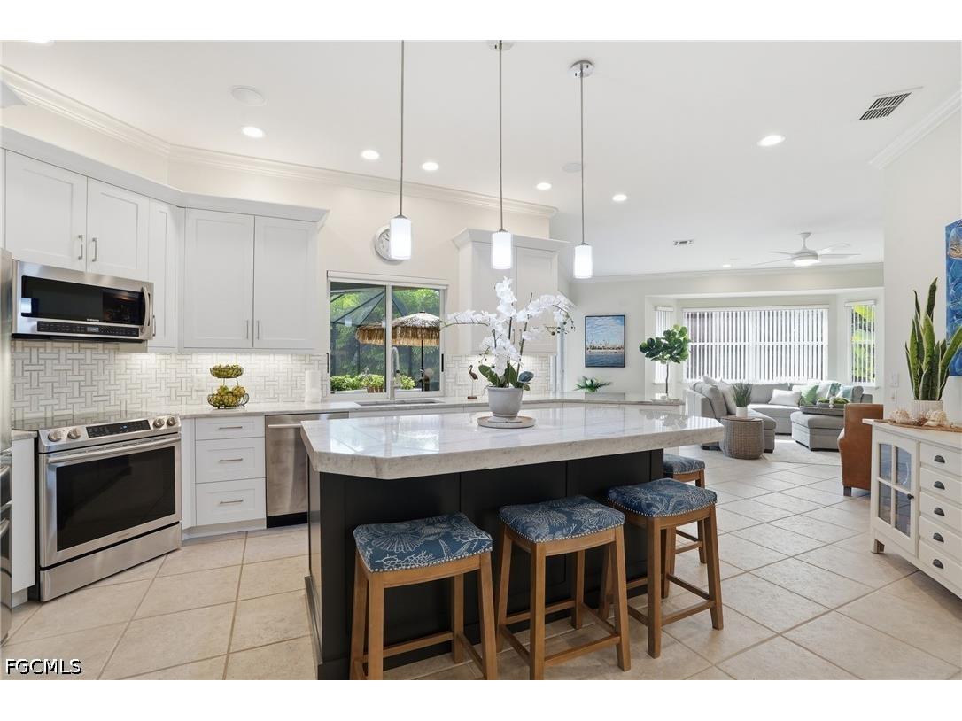 326 Cypress Way W Naples FL 34110 2026024087 image5