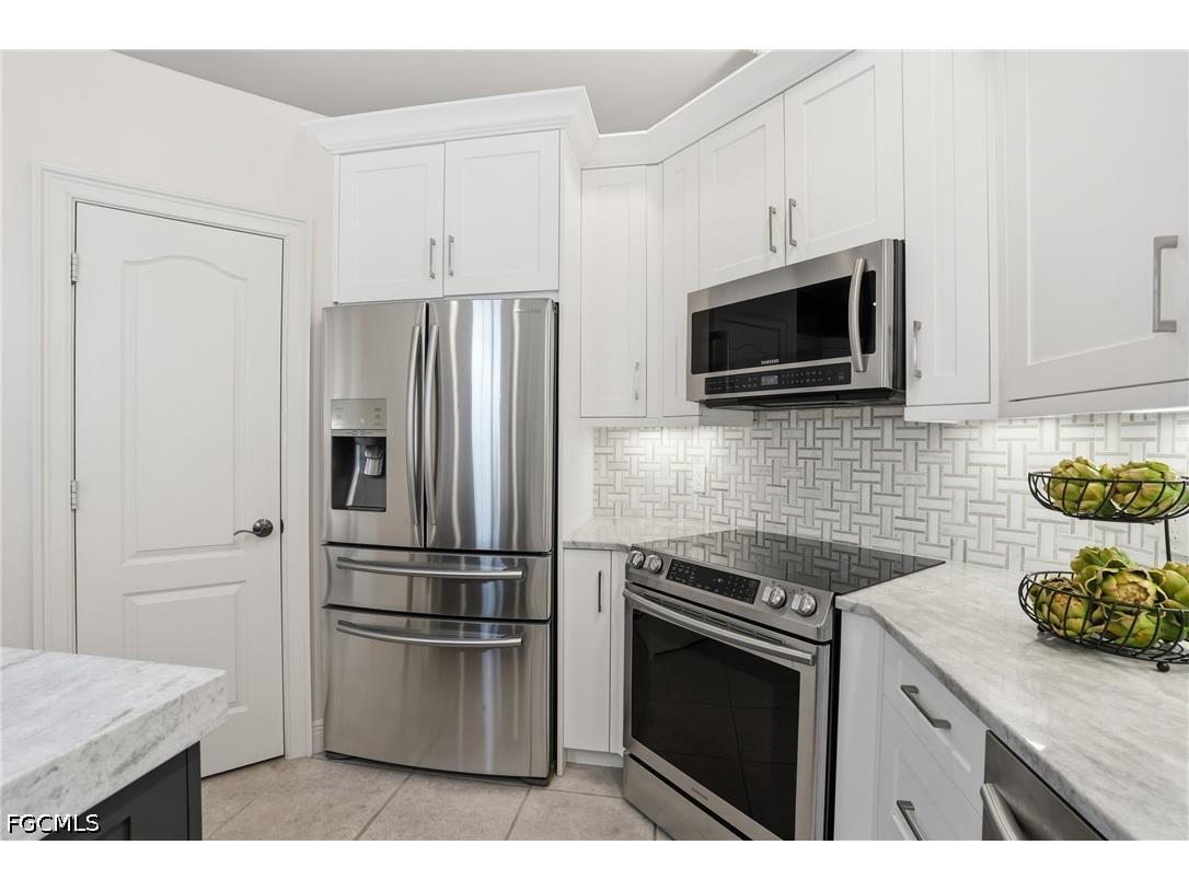 326 Cypress Way W Naples FL 34110 2026024087 image6