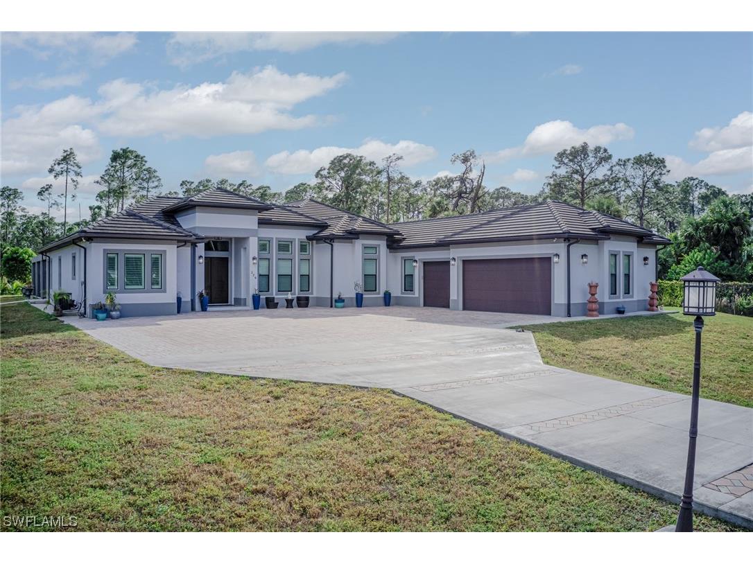 326 Golden Gate Boulevard E Naples FL 34120 223083111 image1