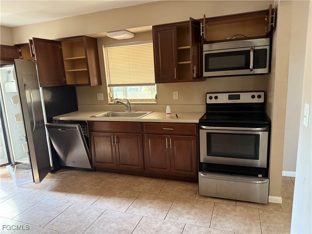 326 Morgan Circle N Lehigh Acres FL 33936 2025021449 image2