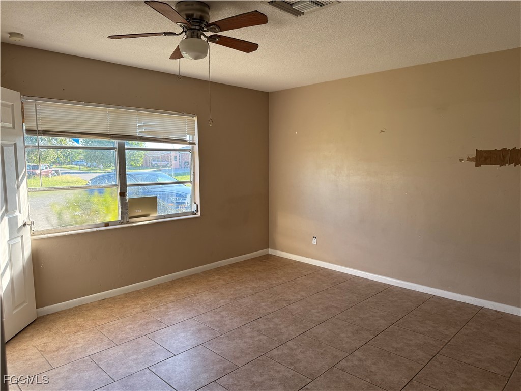 326 Morgan Circle N Lehigh Acres FL 33936 2025021449 image4