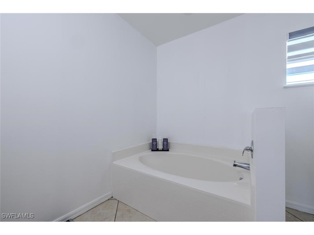 326 NE 10th Terrace Cape Coral FL 33909 225075500 image36