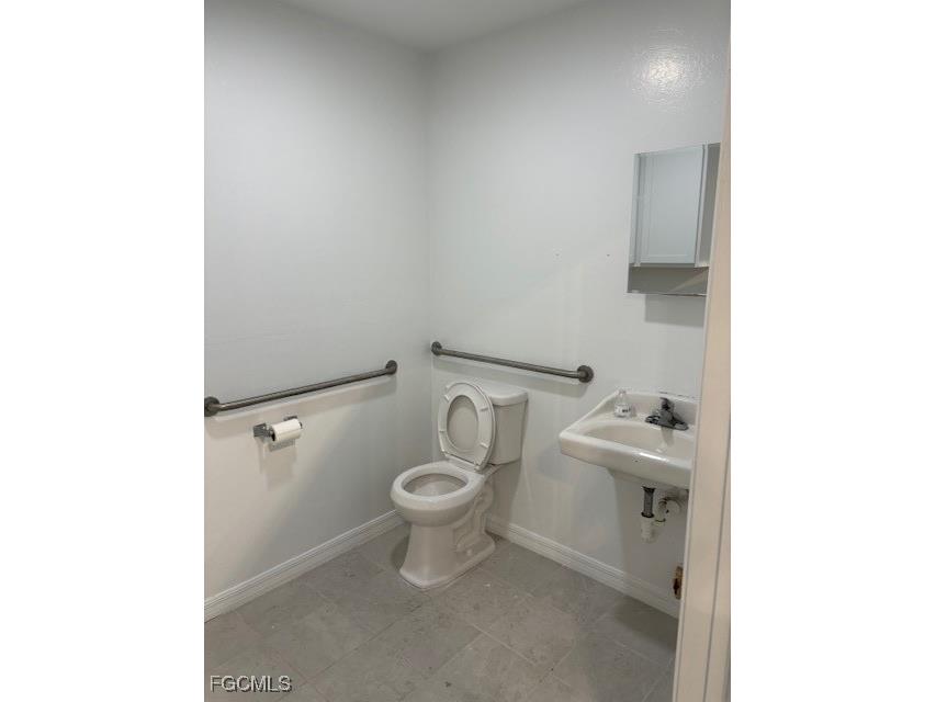 326 NE 3rd Avenue Cape Coral FL 33909 2025019479 image6