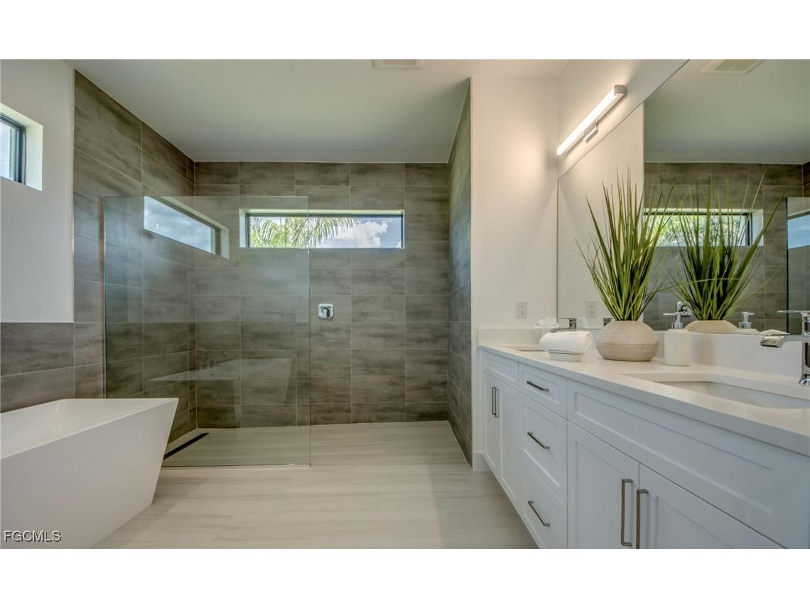 326 SW 31st Terrace Cape Coral FL 33914 2026002460 image23