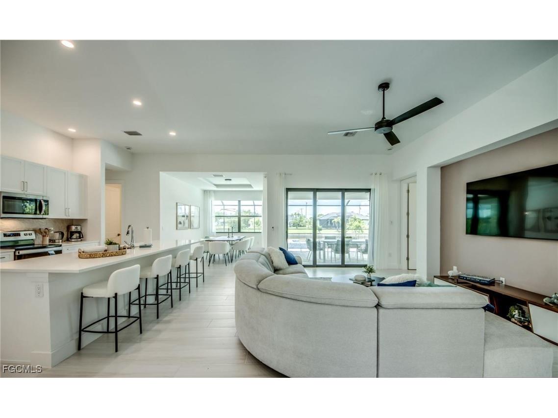 326 SW 31st Terrace Cape Coral FL 33914 2026002460 image3