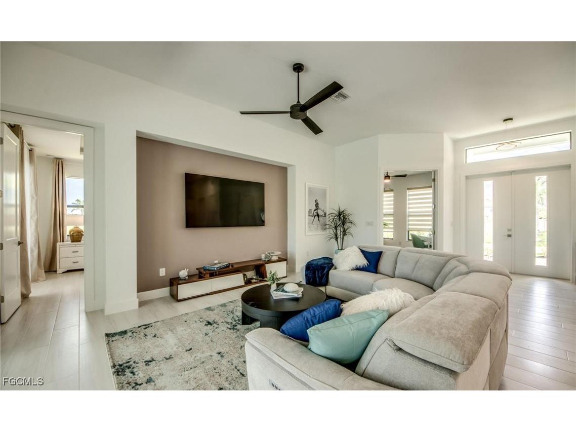 326 SW 31st Terrace Cape Coral FL 33914 2026002460 image8
