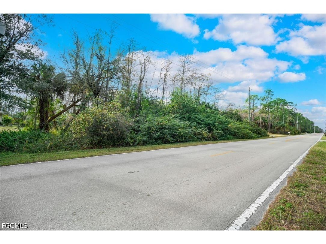 3260 18th Avenue NE Naples FL 34120 2026026443 image13