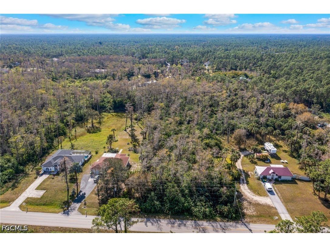 3260 18th Avenue NE Naples FL 34120 2026026443 image4