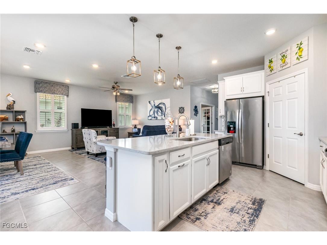 3261 Apple Blossom Drive Alva FL 33920 2025011701 image10