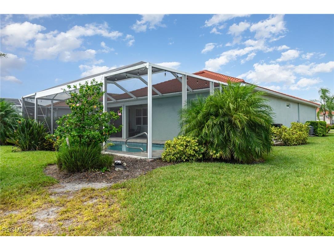 3261 Apple Blossom Drive Alva FL 33920 2025011701 image5