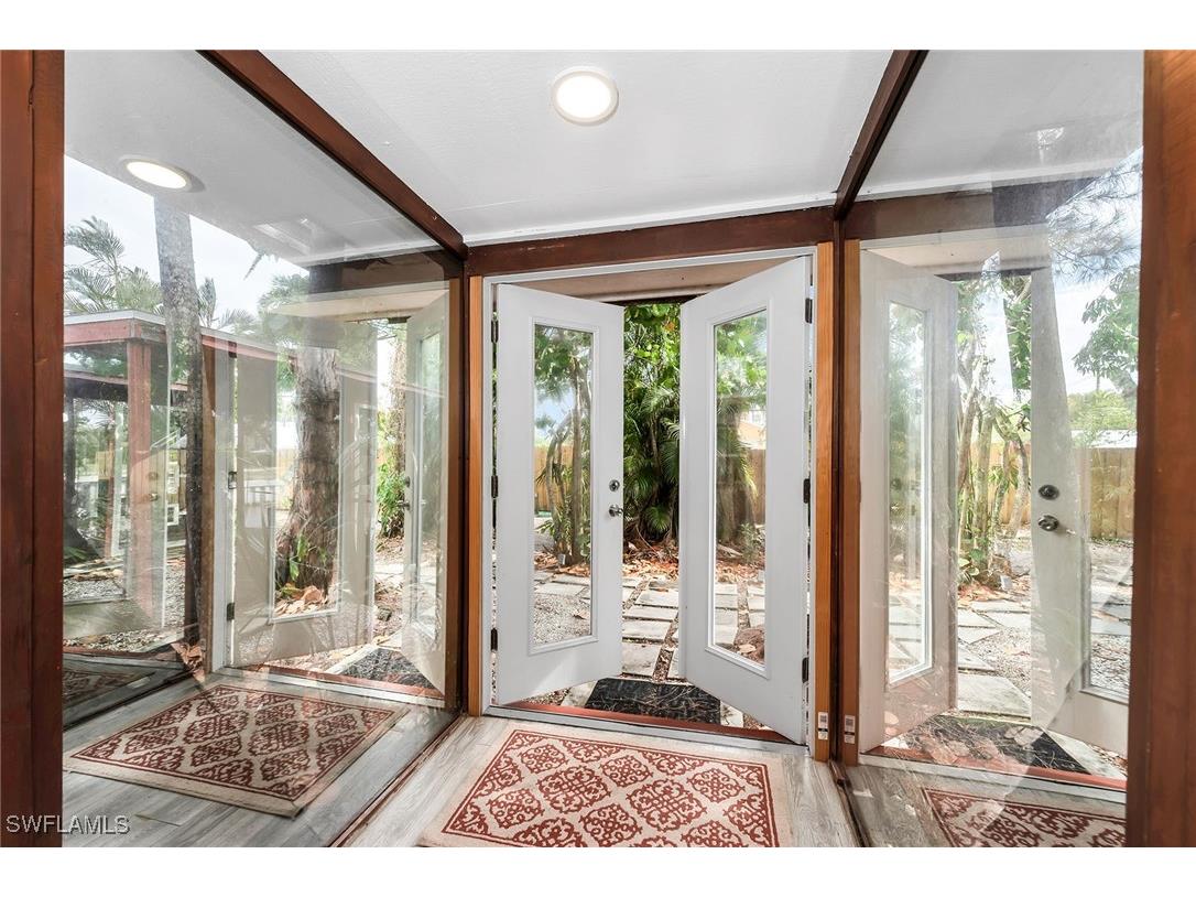 3261 Lakeview Drive Naples FL 34112 225046617 image9