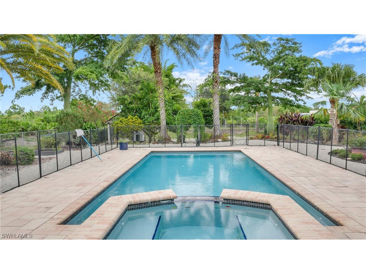 3265 52nd Avenue NE Naples FL 34120 223054295 image1