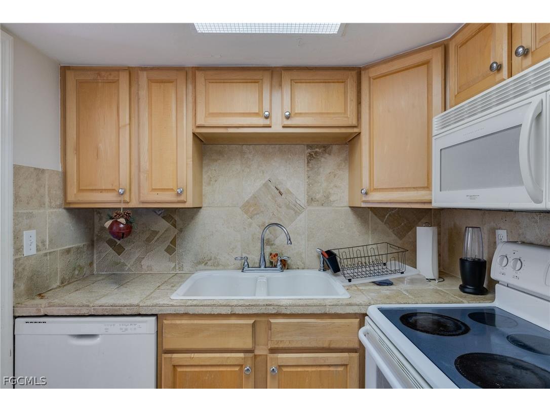 3265 Royal Canadian Trace #3 Fort Myers FL 33907 2026013910 image4