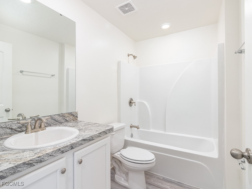327 Kismet Parkway E Cape Coral FL 33909 2026002278 image9