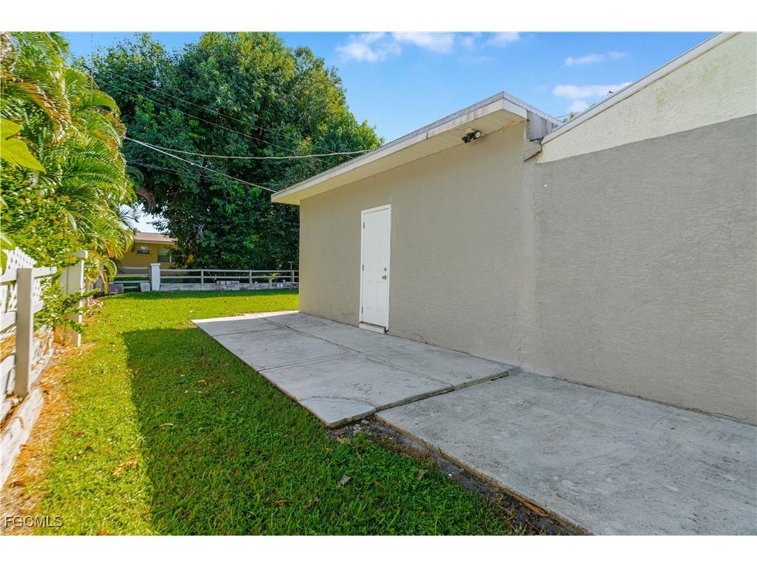 327 Montgomery Avenue Fort Myers FL 33905 2025019357 image39