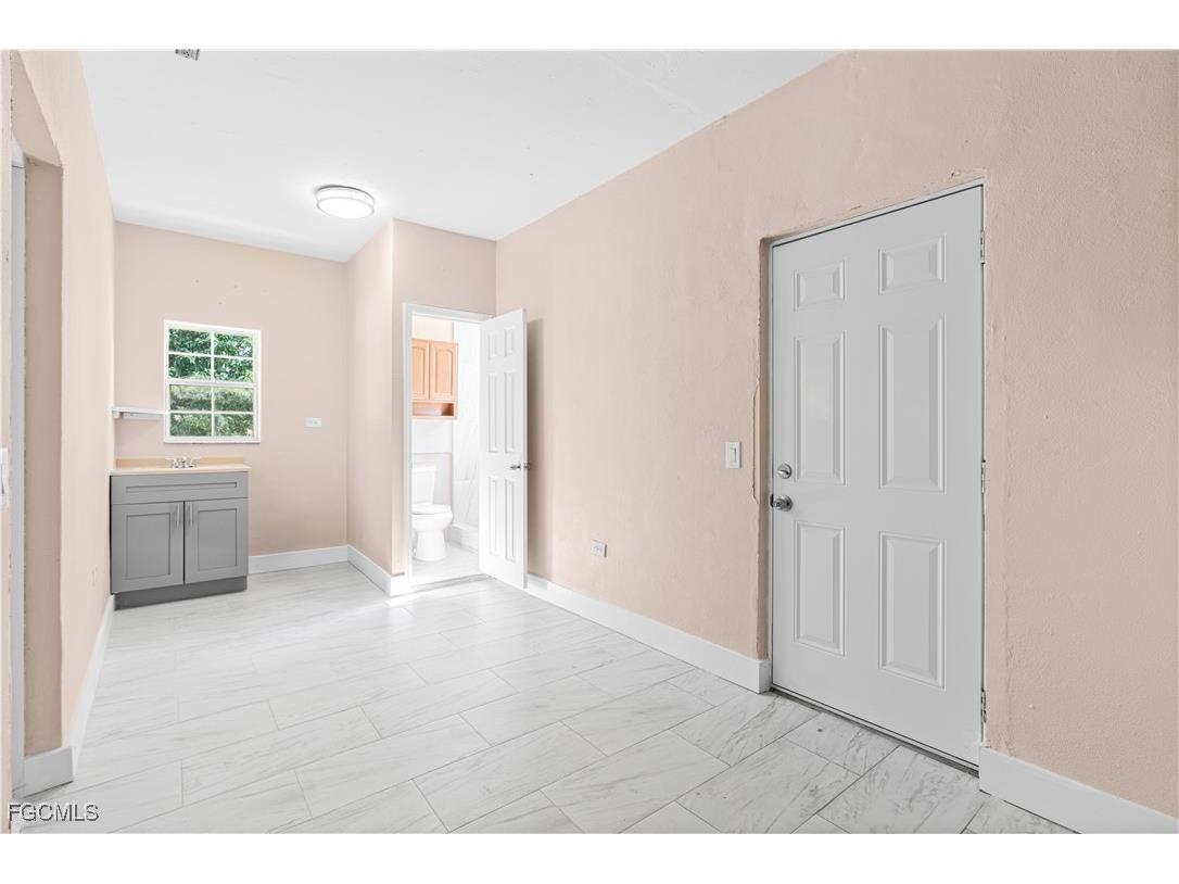 327 Montgomery Avenue Fort Myers FL 33905 2025019357 image40