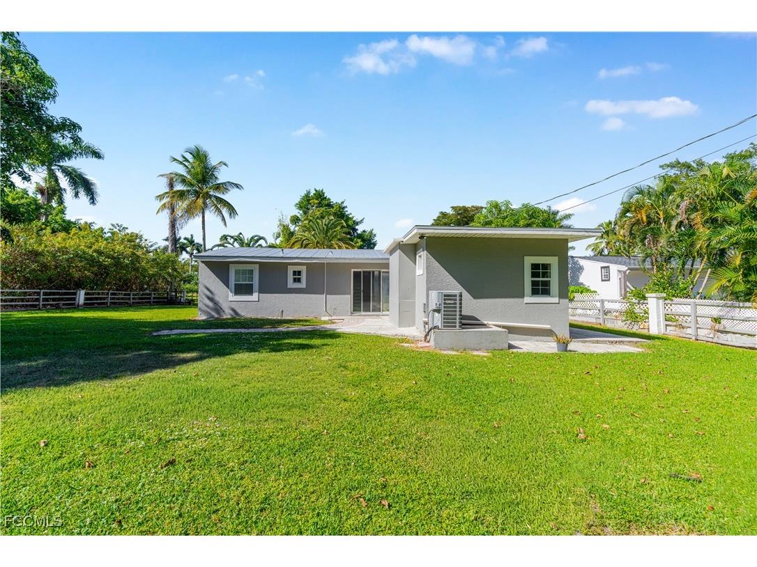 327 Montgomery Avenue Fort Myers FL 33905 2025019357 image48
