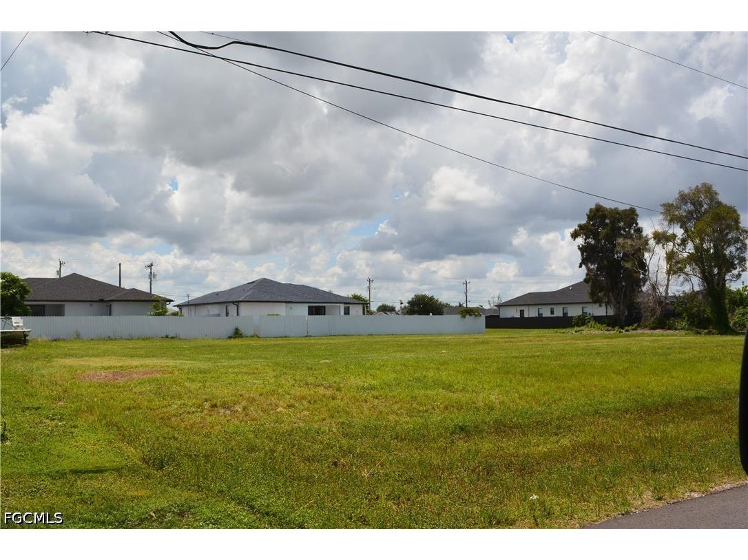 327 NW 16th Place Cape Coral FL 33993 2026026158 image2