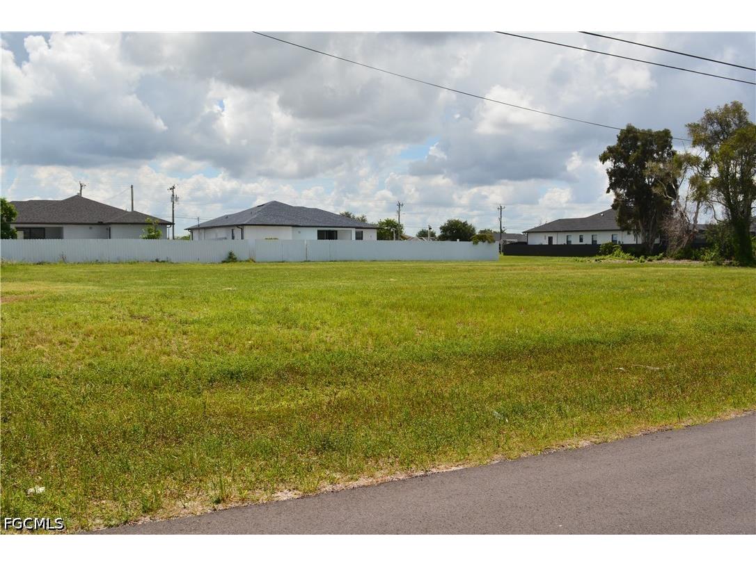 327 NW 16th Place Cape Coral FL 33993 2026026158 image3