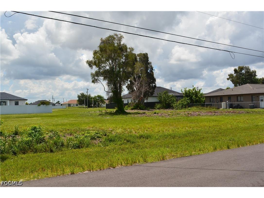 327 NW 16th Place Cape Coral FL 33993 2026026158 image4