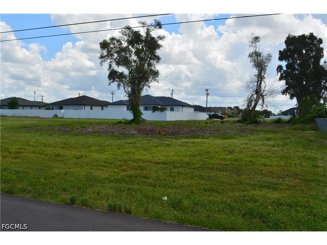 327 NW 16th Place Cape Coral FL 33993 2026026158 image6