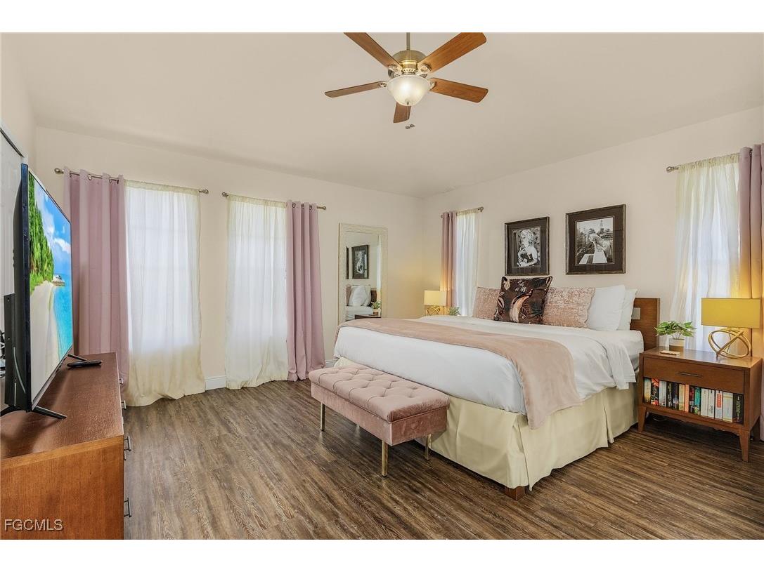 327 SW 26th Terrace Cape Coral FL 33914 2025024880 image20