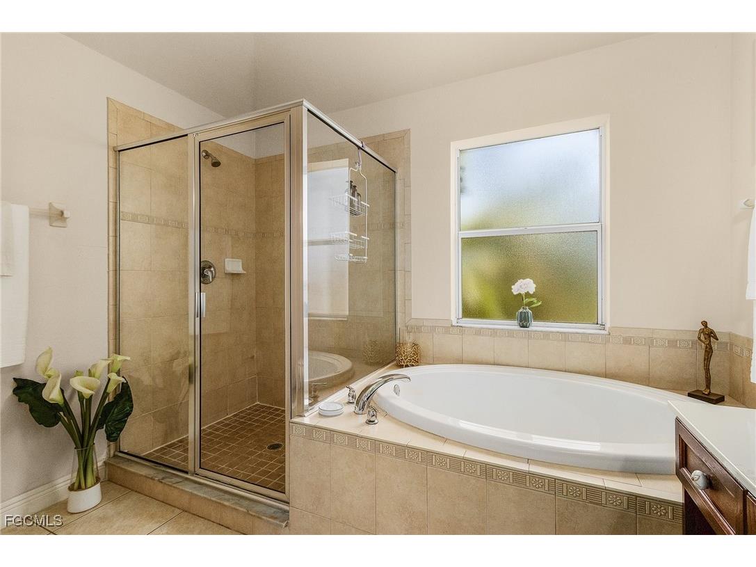 327 SW 26th Terrace Cape Coral FL 33914 2025024880 image22