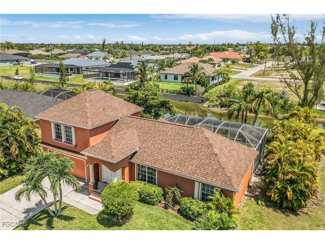 327 SW 26th Terrace Cape Coral FL 33914 2025024880 image6