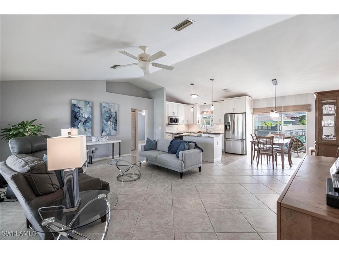 3270 Valencia Drive Naples FL 34120 224085760 image1