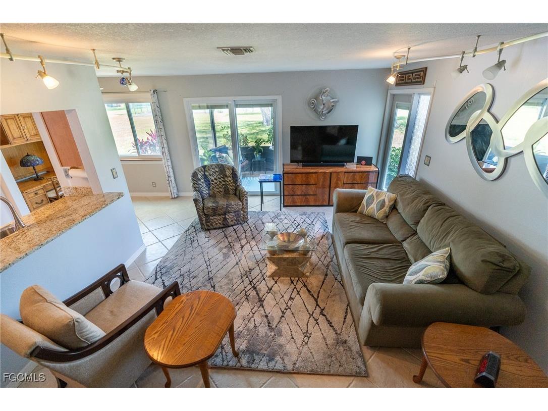 3271 Maple Leaf Circle #3 Fort Myers FL 33907 2025020957 image10