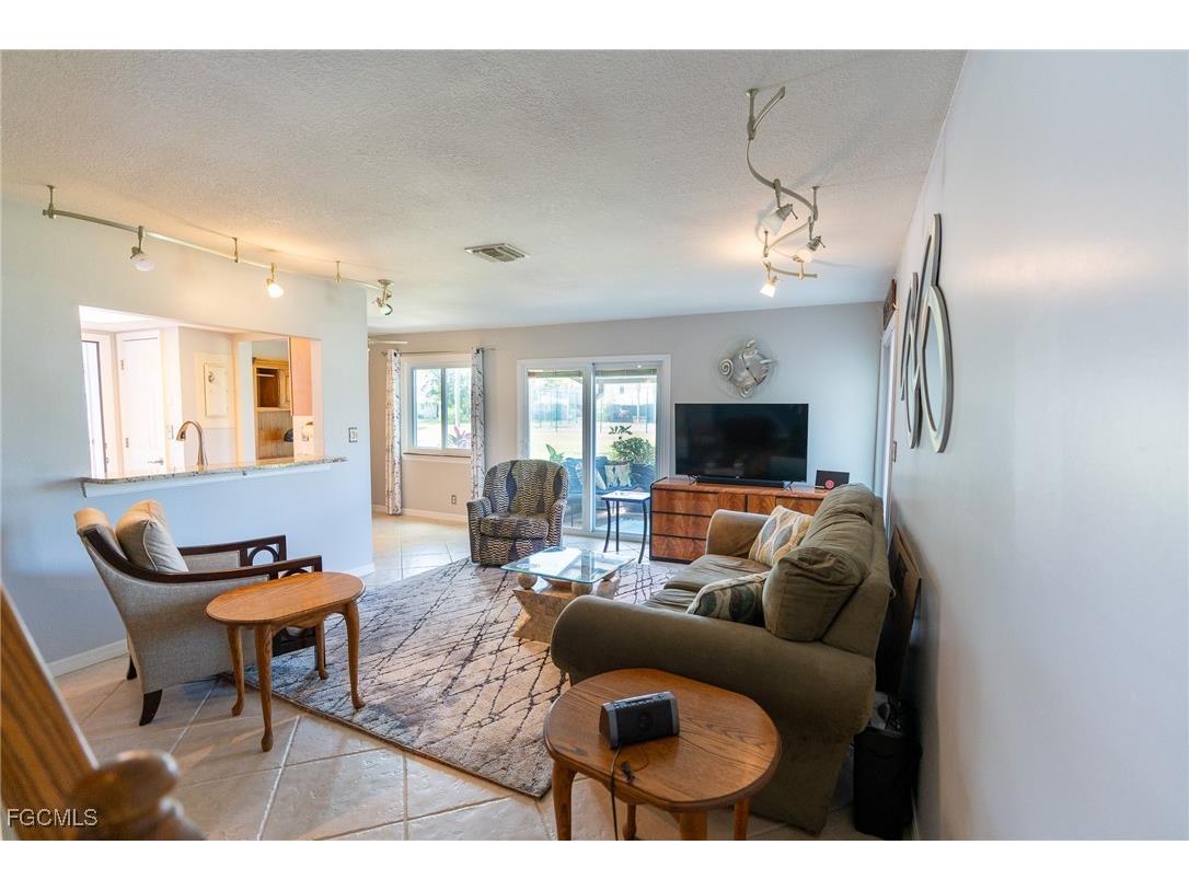 3271 Maple Leaf Circle #3 Fort Myers FL 33907 2025020957 image11