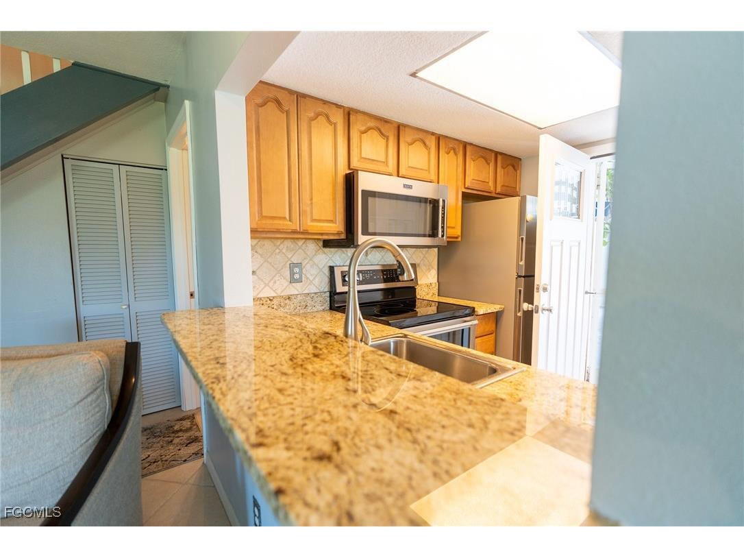 3271 Maple Leaf Circle #3 Fort Myers FL 33907 2025020957 image7