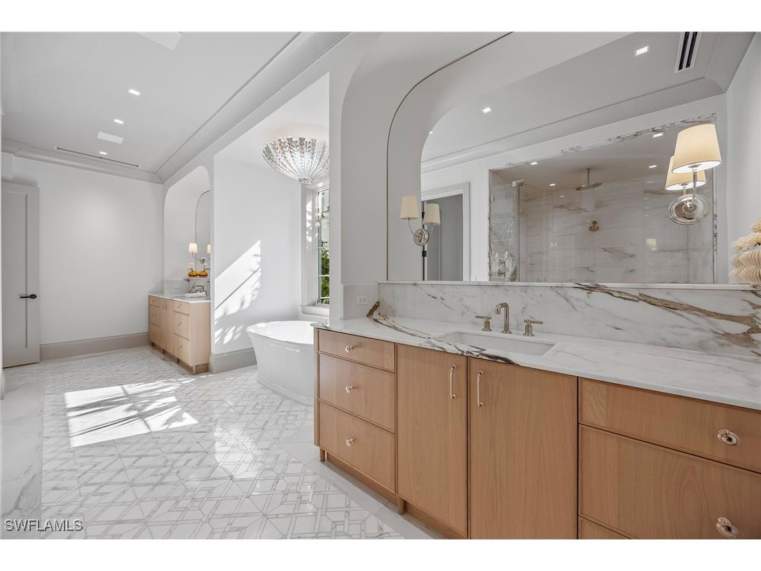 3277 Gordon Drive Naples FL 34102 224098627 image20