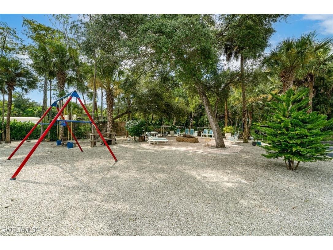 328 16th Avenue NW Naples FL 34120 225068848 image40