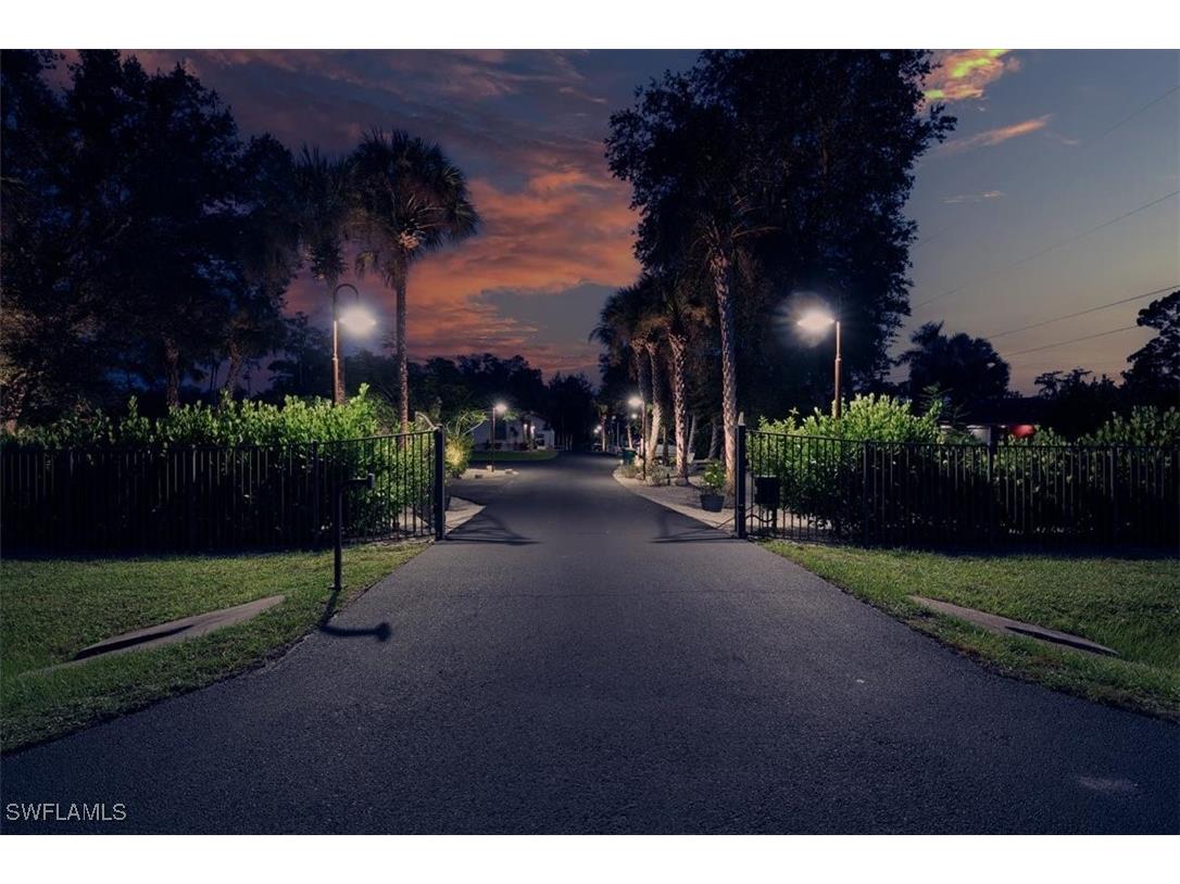 328 16th Avenue NW Naples FL 34120 225068848 image47